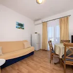 Apartment By The Sea Igrane, Makarska - 311 *